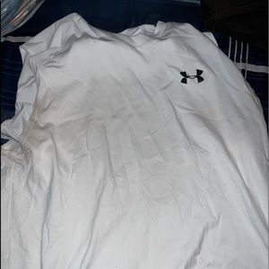 Under armour small loose athletic shirt